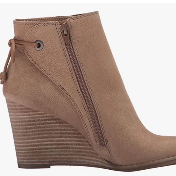 Lucky Brand Yamuna Suede Ankle Boots - Picture 4 of 4